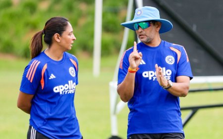 Women's Asia Cup 2026: पाकिस्तानी खिलाड़ियों से हाथ मिलाने के सवाल पर क्या बोले हेड कोच अमोल मजूमदार? 