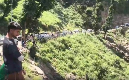 जम्मू-कश्मीर के किश्तवाड़ में बड़ा हादसा, चिनाब नदी में गाड़ी पलटने से पांच लोगों की मौत