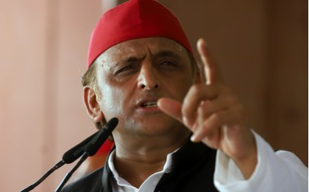 पीडीए पर योगी के बयान से गरमाई सियासत, अखिलेश यादव बोले- घबराई भाजपा बदल रही परिभाषा