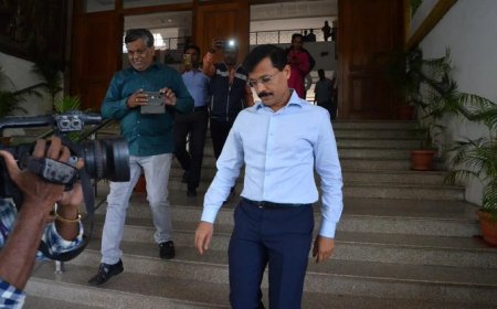 Tukaram Mundhe FDA Raid: बॉम्बे हाईकोर्ट में ही जज की चुनौती के बाद आईएएस अधिकारी तुकाराम मुंढे की रेड; कैंटीन सील 