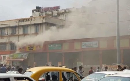 कोलकाता के सियालदह स्टेशन पर खाने-पीने के स्टॉल में लगी आग, यात्रियों में मची अफरातफरी
