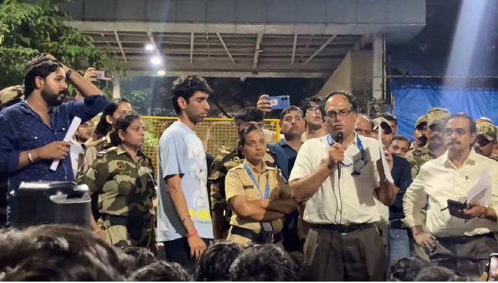 IIT बॉम्बे में छात्र की आत्महत्या के बाद बवाल, प्रदर्शनकारियों से मिला प्रशासन, 18 मांगों पर टिकी निगाहें