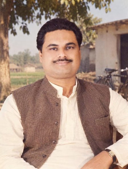 संभल में मंदिर-मस्जिद विवाद और भड़काऊ बयानबाजी मामले में पुलिस का सख्त एक्शन; चार लोगों को थमाया नोटिस 