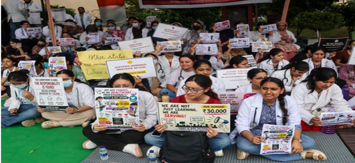 स्टाइपेंड बढ़ाने की मांग को लेकर इंटर्न डॉक्टरों का प्रतिनिधिमंडल जम्मू-कश्मीर के मुख्यमंत्री से मिलेगा