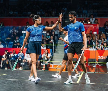 एशियन गेम्स: सेमीफाइनल में हार के बाद जोशना-सेंथिलकुमार की जोड़ी को ब्रॉन्ज मेडल से संतोष