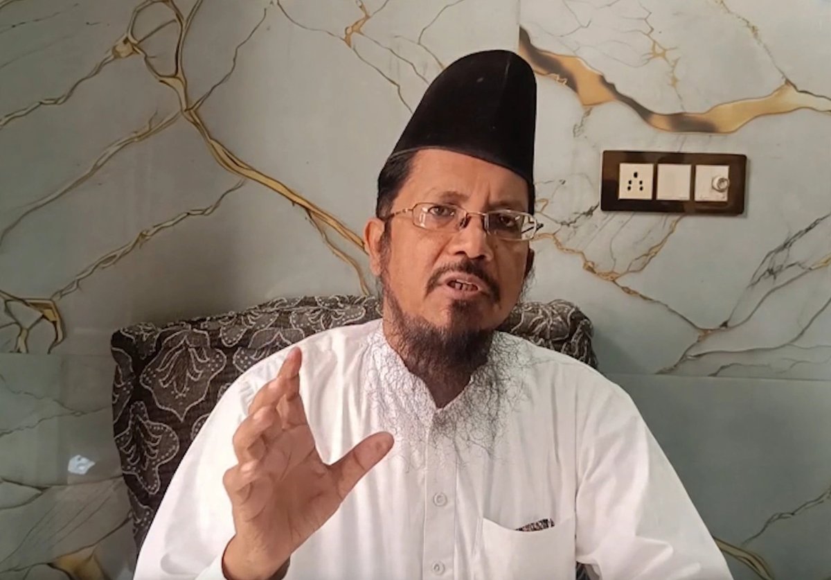 अखिलेश यादव गलतफहमी के शिकार, मुसलमान समाजवादी पार्टी से नाराज हैं : मौलाना शहाबुद्दीन  