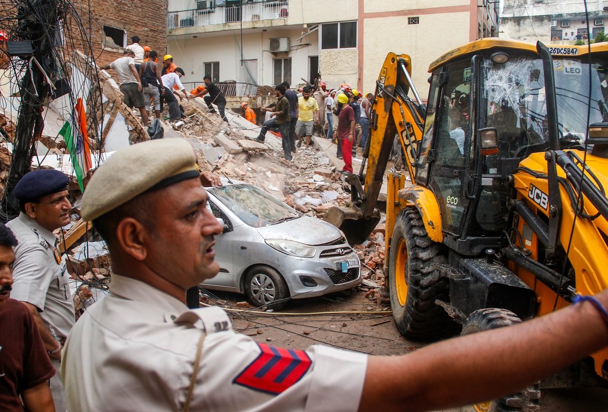 सत्य निकेतन हादसे में बड़ा अपडेट: भवन मालिक हरिराम की गिरफ्तारी को 10 टीमें गठित, अब तक 7 की मौत 
