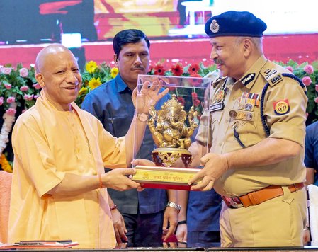 हर सप्ताह होगा बड़ा भर्ती इवेंट, छह महीने में एक लाख युवाओं को सरकारी नौकरी : सीएम योगी 