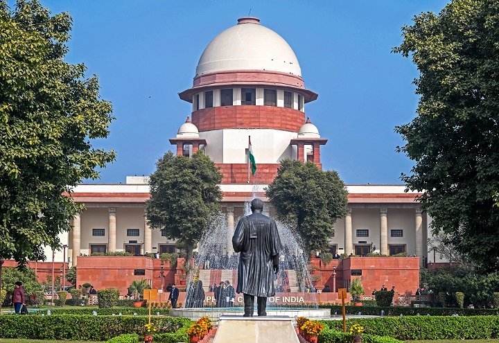 कॉरपोरेट अस्पतालों की इन-हाउस फार्मेसी पर सुप्रीम कोर्ट सख्त, दवाओं पर 16 प्रतिशत मार्जिन का फॉर्मूला तय करने का सुझाव