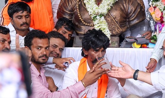मनोज जरांगे पाटिल की 13 मांगों में से 12 को सरकार ने माना