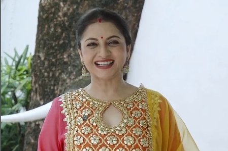 अभिनेत्री भाग्यश्री ने गणेशोत्सव पर की पर्यावरण संरक्षण की मार्मिक अपील; बोलीं- 'ऐसी परंपरा चुनें जो विसर्जन के बाद प्रकृति को भी कुछ लौटाए'