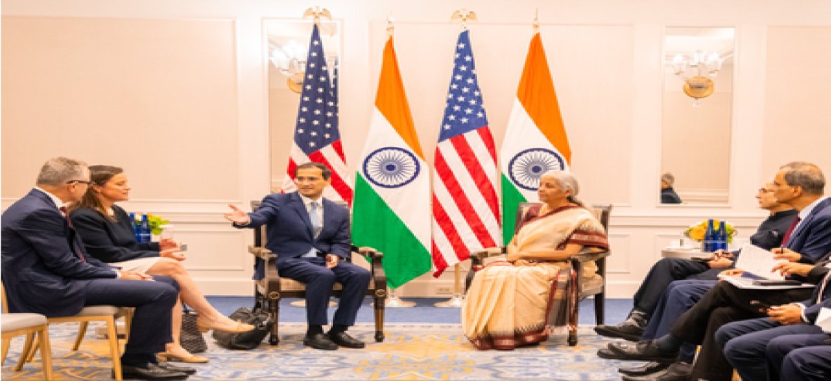 वित्त मंत्री निर्मला सीतारमण ने ग्लोबल कंपनियों के सीईओ को भारत में निवेश के लिए किया आमंत्रित 