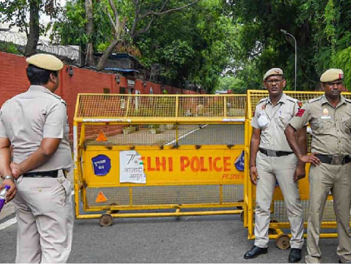पत्नी की हत्या कर खुद को फांसी लगाई हेड कांस्टेबल ने, वजह अब भी राज