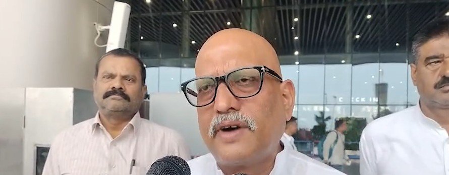 यूपी कांग्रेस अध्यक्ष अजय राय ने योगी सरकार पर साधा निशाना, कहा- नाबालिग से रेप पर सभी महिला मंत्री चुप