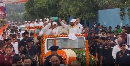 मुख्यमंत्री नायब सैनी ने फरीदाबाद में 'नमो' मैराथन को दिखाई हरी झंडी; क्रिकेटर शिखर धवन भी हुए शामिल
