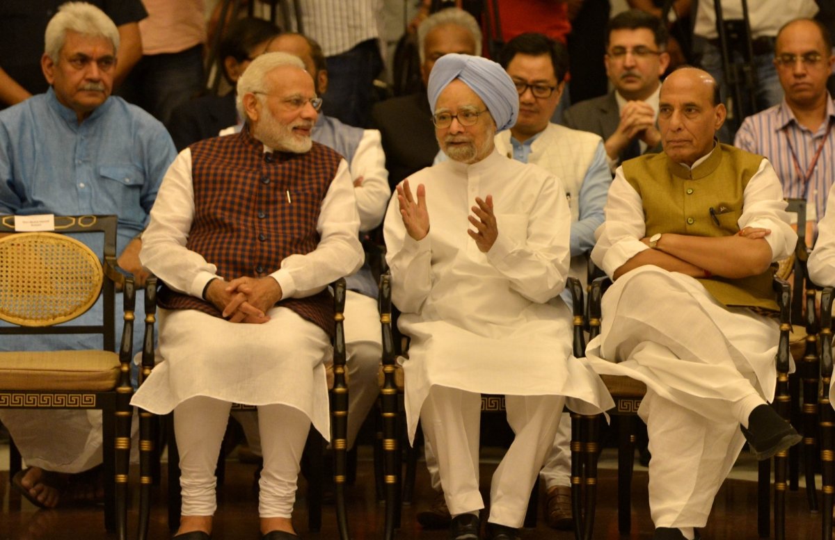 पीएम मोदी और रक्षा मंत्री समेत अन्य नेताओं ने पूर्व प्रधानमंत्री मनमोहन सिंह को जयंती पर दी श्रद्धांजलि