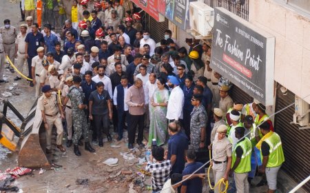 सत्य निकेतन हादसा: लापरवाही बरतने पर एमसीडी के डिप्टी कमिश्नर समेत पांच लोग सस्पेंड 