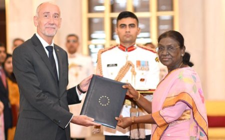 India-EU Relations: भारत में यूरोपीय संघ (EU) के नए राजदूत जीन-एरिक पाकेट ने राष्ट्रपति द्रौपदी मुर्मु को सौंपा परिचय पत्र