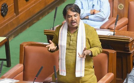 गृह लक्ष्मी योजना : सत्यापन को पति के आधार लिंक पर विचार कर रही कर्नाटक सरकार, भाजपा ने परेशान करने का लगाया आरोप