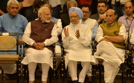पीएम मोदी और रक्षा मंत्री समेत अन्य नेताओं ने पूर्व प्रधानमंत्री मनमोहन सिंह को जयंती पर दी श्रद्धांजलि