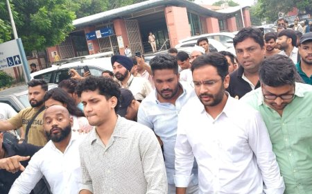 सीजेपी का पार्लियामेंट स्ट्रीट थाने पर प्रदर्शन, सौरव दास बोले- 2800 अपराधियों पर क्यों नहीं हुई कार्रवाई