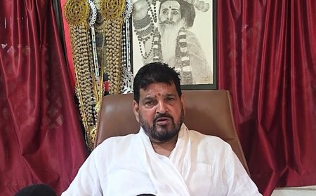 दिल्ली की अदालत ने यौन उत्पीड़न मामले में बृजभूषण शरण सिंह और विनोद तोमर को जारी किया नोटिस