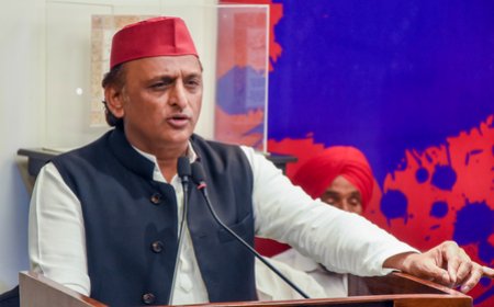 'एसआईआर पर चुनाव आयोग के भीतर ही मतभेद, लोकतंत्र के लिए बेहद घातक'; अखिलेश यादव का दावा