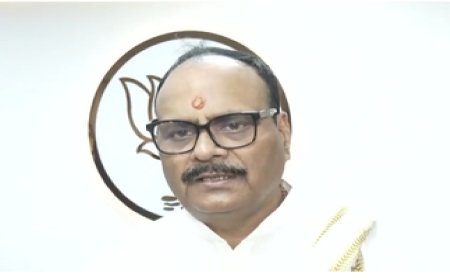 यूपी में अब 70 की उम्र तक डॉक्टर देंगे सेवा, रिटायरमेंट उम्र बढ़ी : ब्रजेश पाठक