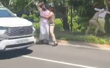 केरल: कोझिकोड में प्रियंका गांधी और रमेश चेन्निथला को भाजयुमो ने दिखाए काले झंडे