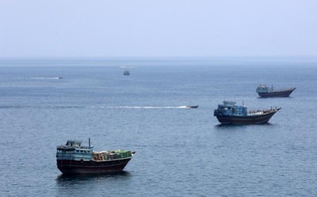 'प्रतिबंधित समुद्री मार्ग का इस्तेमाल कर रहा था एल गैया टैंकर'; IRGC का दावा—नेवल माइन से टकराने के बाद लगी भीषण आग 