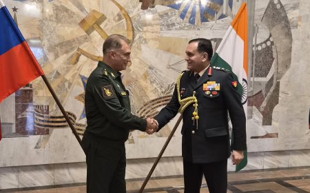 रूस में वरिष्ठ सैन्य अधिकारियों से सेना प्रमुख धीरज सेठ ने की मुलाकात, अहम मुद्दों पर की चर्चा
