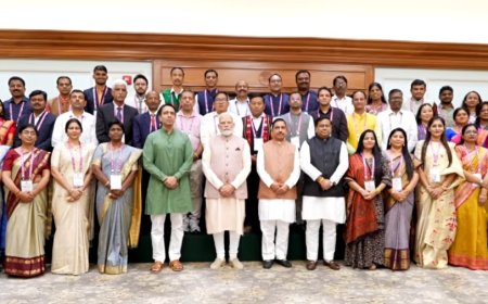 शिक्षकों संग पीएम मोदी की खास बातचीत, पब्लिक स्पीकिंग पर मांगे टिप्स, बच्चों की 'रिपोर्टिंग स्किल्स' पर भी ली चुटकी