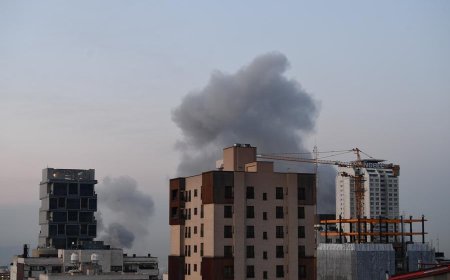 अमेरिकी हमलों के जवाब में ईरान ने शुरू की कार्रवाई, खाड़ी में अमेरिकी ठिकानों को बनाया न‍िशाना