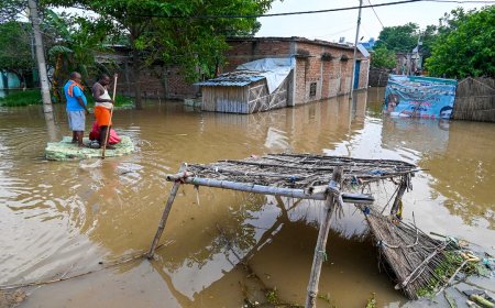 बिहार में बाढ़ का कहर जारी, गंगा के उफान से कई जिलों में लाखों लोग प्रभावित