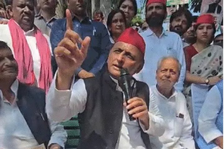 अखिलेश यादव ने BJP सरकार और चुनाव आयोग पर साधा निशाना