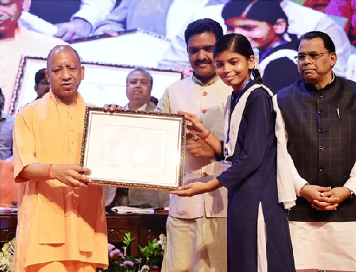 यूपी : सीएम योगी ने दी 4.60 लाख छात्रों को 148 करोड़ से ज्यादा की छात्रवृत्ति