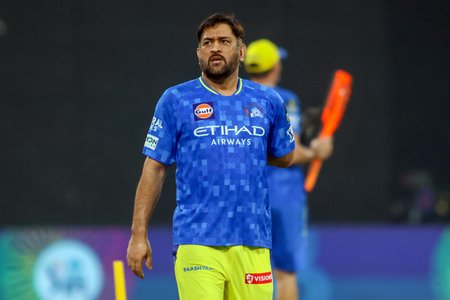 धोनी में क्रिकेट बाकी, आईपीएल 2027 में खेलने का फैसला उनका होगा: सीएसके सीईओ विश्वनाथन 