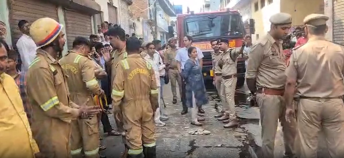 बागपत में दुकान-मकान में आग लगने से मां-बेटी की मौत, दो लोग झुलसे