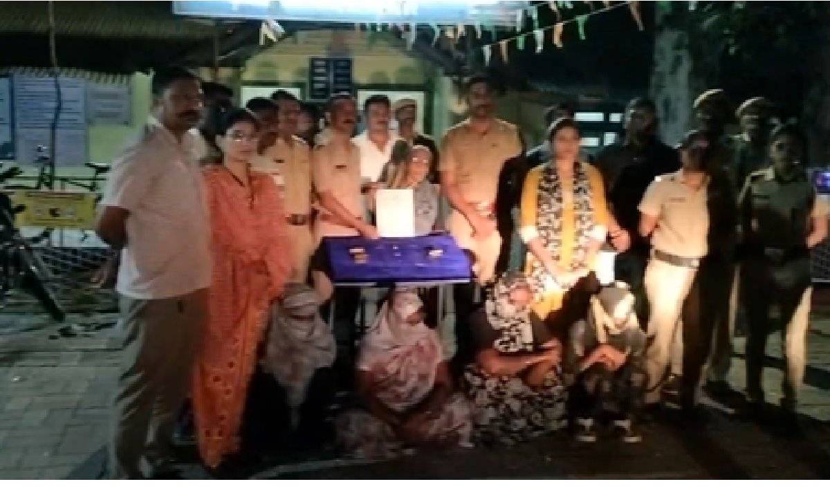 महाराष्ट्र: पुलिस ने चार शातिर महिला चोरों को किया गिरफ्तार, बस में बुजुर्ग से लूटे गए गहने और पैसे किए बरामद