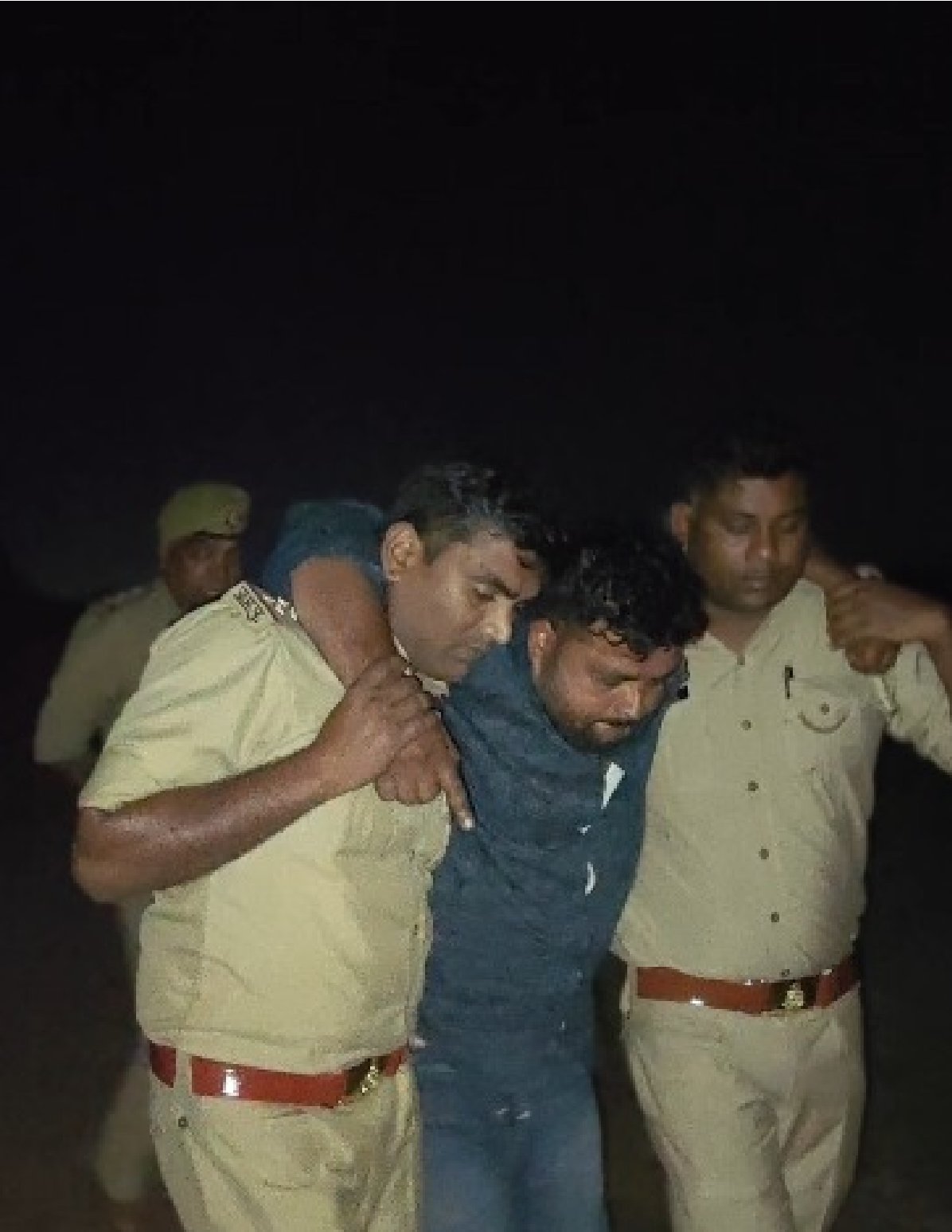 मेरठ में हिस्ट्रीशीटर बदमाश से पुलिस मुठभेड़, पैर में गोली लगने के बाद गिरफ्तार