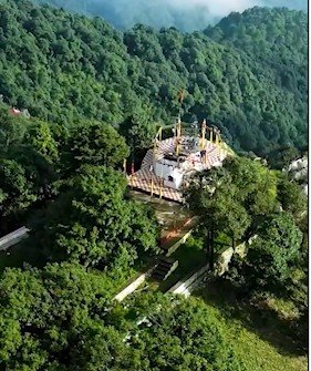 नैनीताल की पहाड़ियों में बसा देवगुरु बृहस्पति मंदिर, खुले आसमान के नीचे विराजमान हैं देवगुरु  