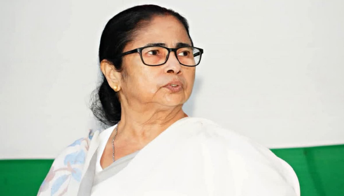 Mamata Banerjee पर हमले की कोशिश का आरोप, पार्टी ने कहा- '3 बार मुख्यमंत्री रह चुकीं नेता भी सुरक्षित नहीं'