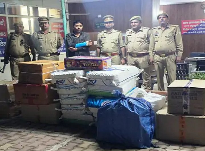 मेरठ में पटाखों के अवैध भंडारण के खिलाफ पुलिस की बड़ी कार्रवाई