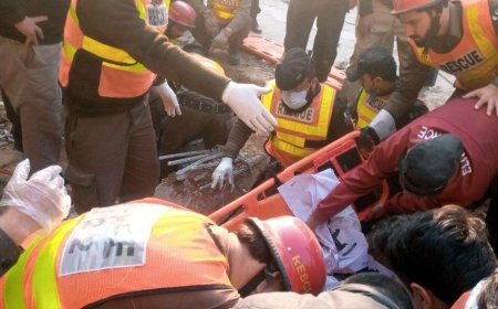 News Updates: पाकिस्तान के पेशावर में स्कूल हादसा, छत ढहने से 33 की मौत, स्कूल मालिक हिरासत में