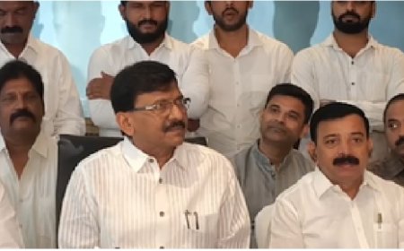 विरोध प्रदर्शनों के बीच संजय राउत का बड़ा दावा, मार्च-अप्रैल तक गिर जाएगी सरकार 