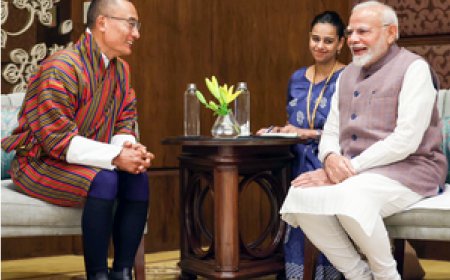 भूटानी पीएम तोगबे ने पीएम मोदी को बताया 'विष्णु अवतार', 25 साल की जनसेवा पर लिखा भावुक पत्र