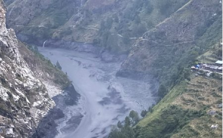 नेपाल के गोरखा जिले में बूढ़ी गंडकी नदी में भीषण बाढ़, कई घर और पुल बह गए