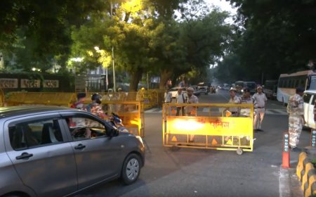 जंतर-मंतर पर विपक्ष के विरोध प्रदर्शन को देखते हुए सुरक्षा व्यवस्था कड़ी