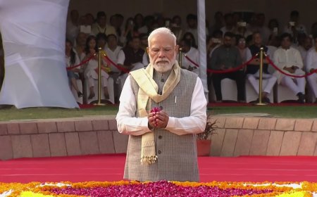 'महात्मा गांधी के विचारों ने पूरी दुनिया को प्रेरित किया', पीएम मोदी ने राजघाट जाकर बापू को पुष्पांजलि अर्पित की