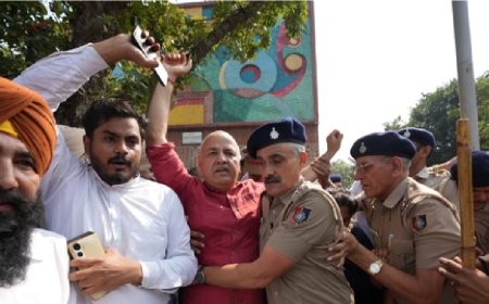 ज्ञानेश कुमार के इस्तीफे की मांग को लेकर चंडीगढ़ में आप का प्रदर्शन, मनीष सिसोदिया समेत कई नेता हिरासत में